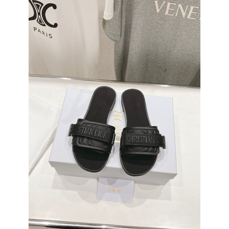 ch**an D*or slippers